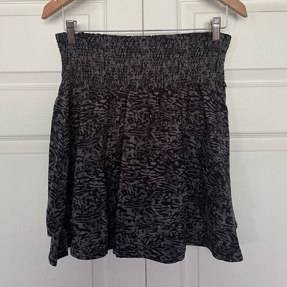 {Rails} Addison Mini Skirt in Charcoal Abstract Animal Print - Size Medium - Picture 3 of 12